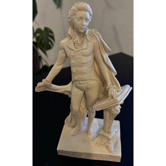 Vintage A. Santini Signed Wolfgang Amadeus MOZART 9" Tall White Resin Figurine - Picture 3 of 16